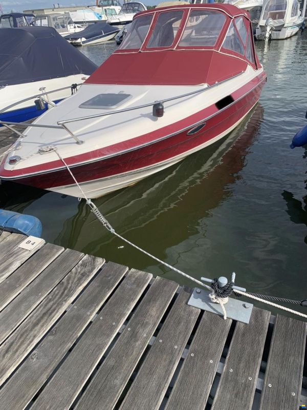 Maxum 2100 XC