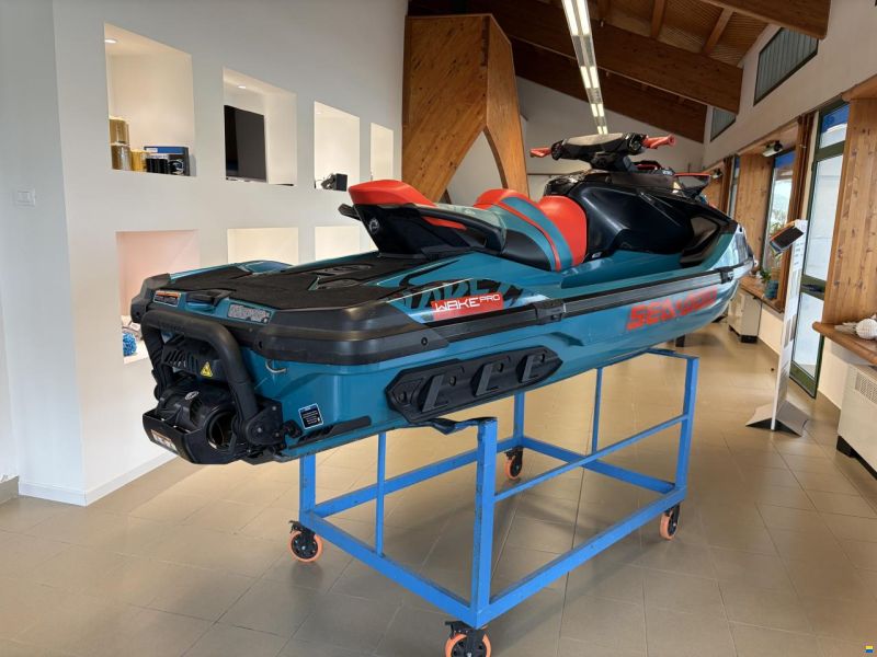 Sea-Doo Wake Pro 230