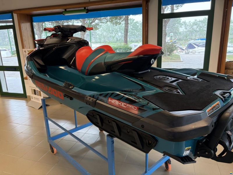 Sea-Doo Wake Pro 230