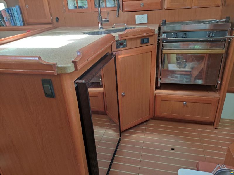 Hunter Marine 36