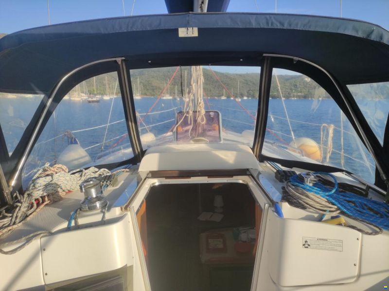 Hunter Marine 36