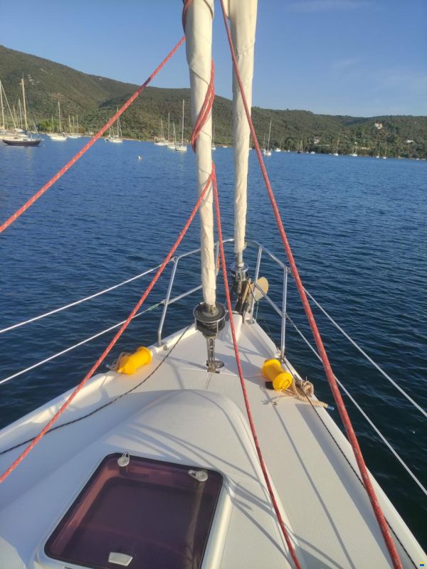 Hunter Marine 36