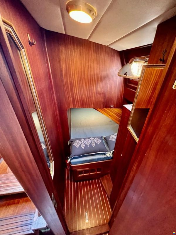 Sloop 12
