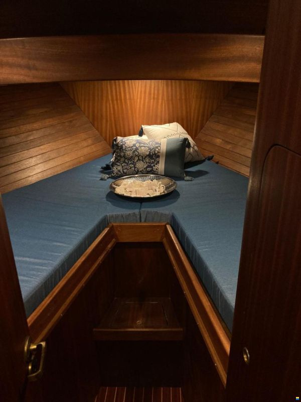 Sloop 12
