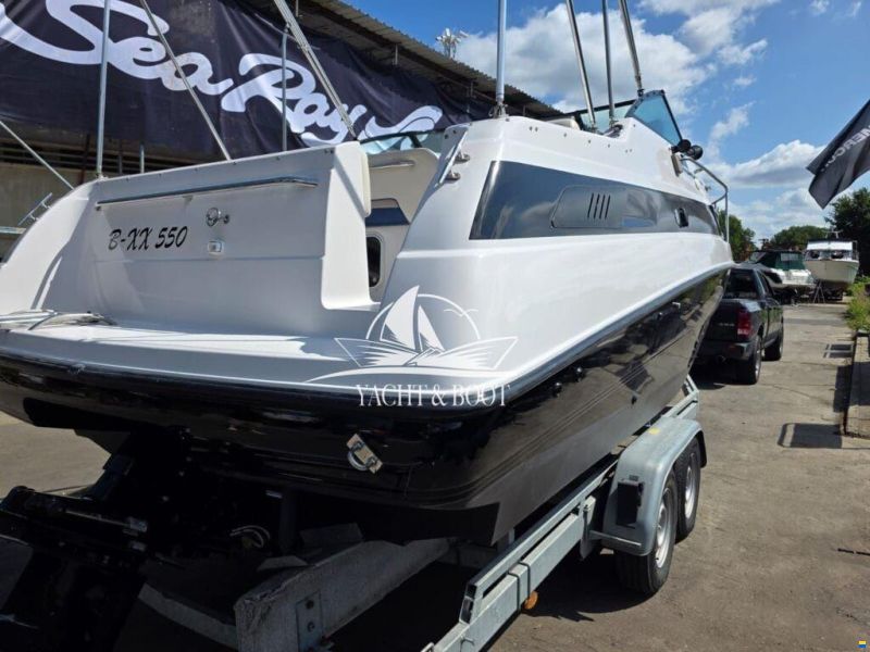 Chaparral Signature 240