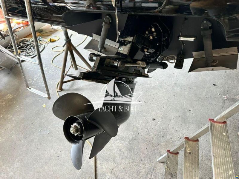 Chaparral Signature 240