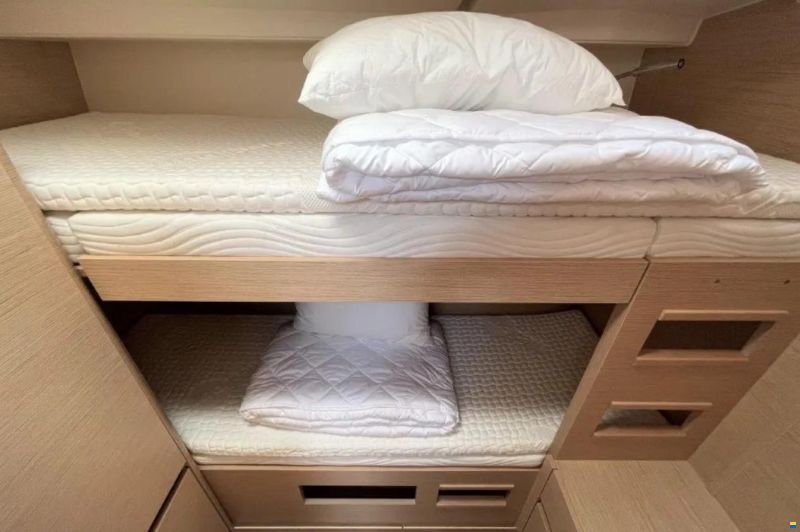 Hanse 548