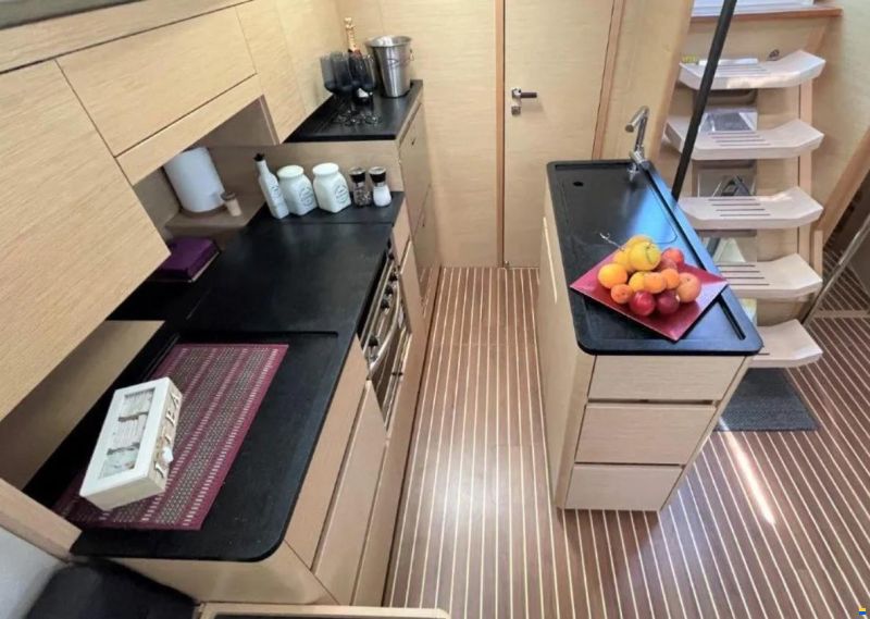 Hanse 548
