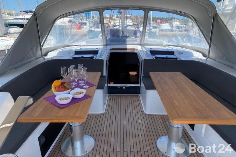 Hanse 548