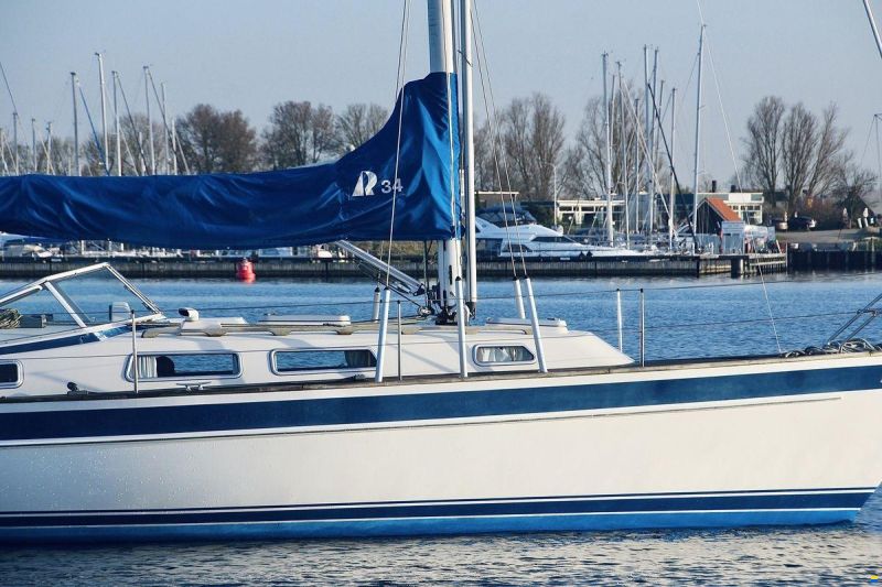 Hallberg-Rassy 34
