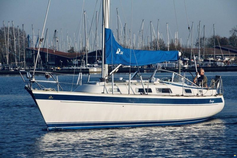 Hallberg-Rassy 34