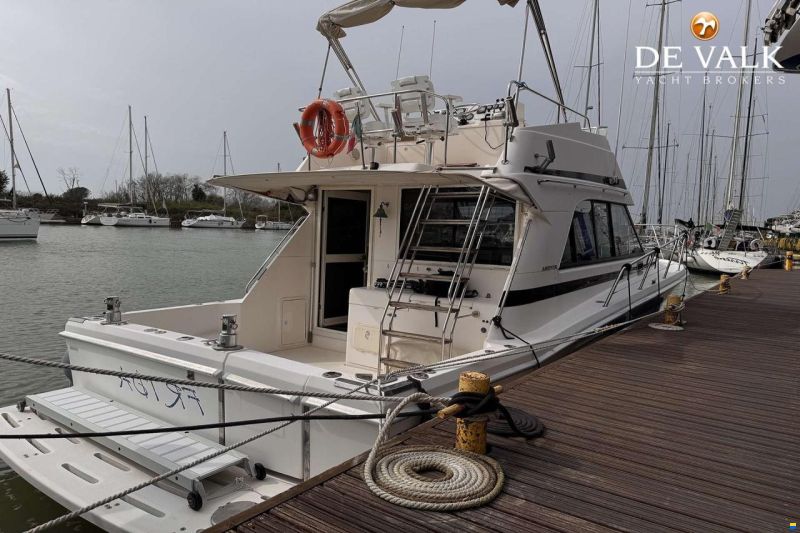 Riviera 33 Flybridge