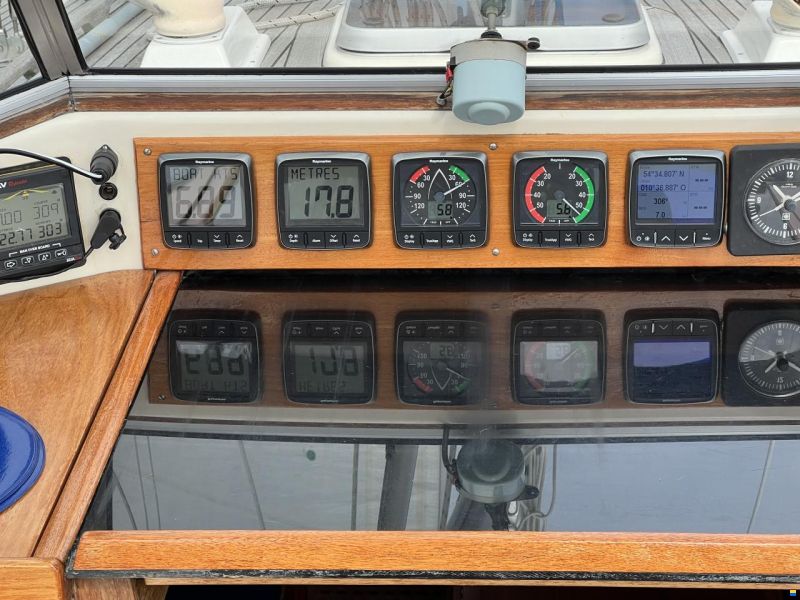 Aphrodite 40