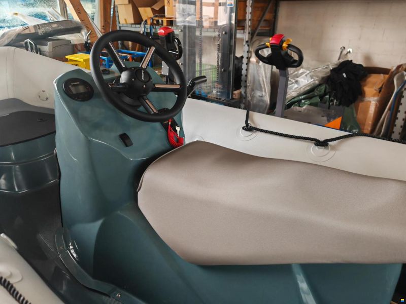 Bombard Explorer 420