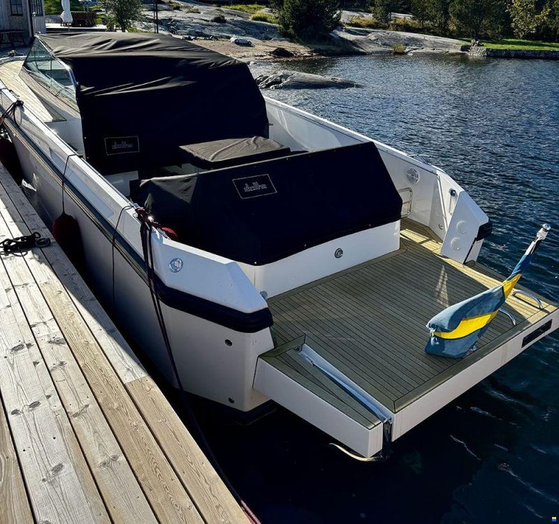 Delta Powerboats 33 Open