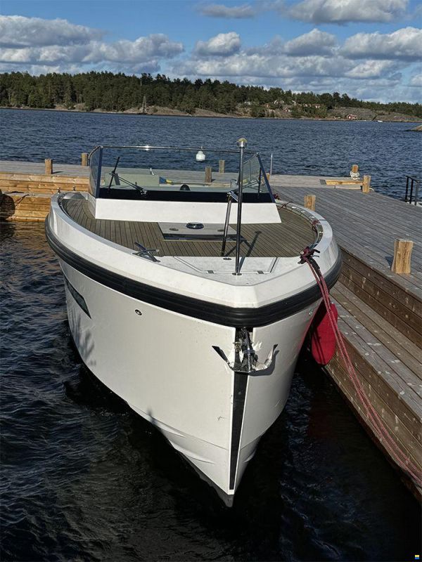 Delta Powerboats 33 Open