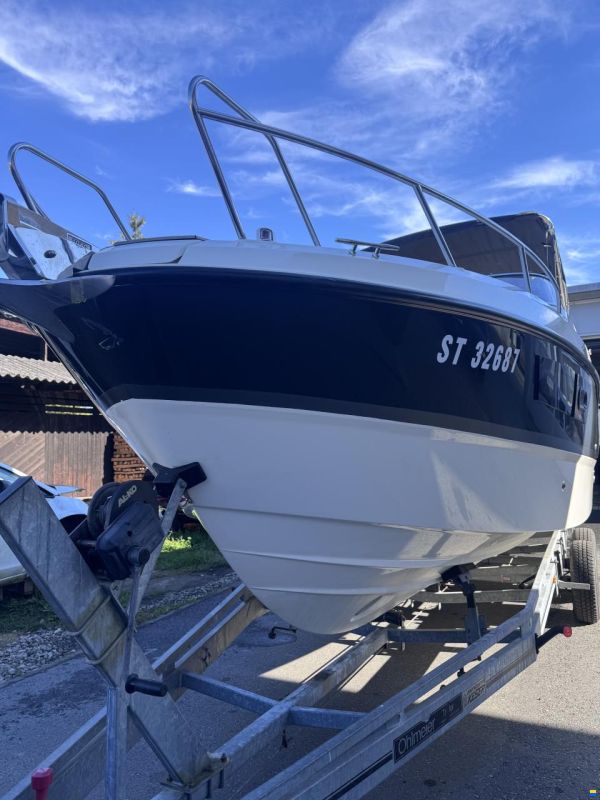 Quicksilver Activ 805 Cruiser