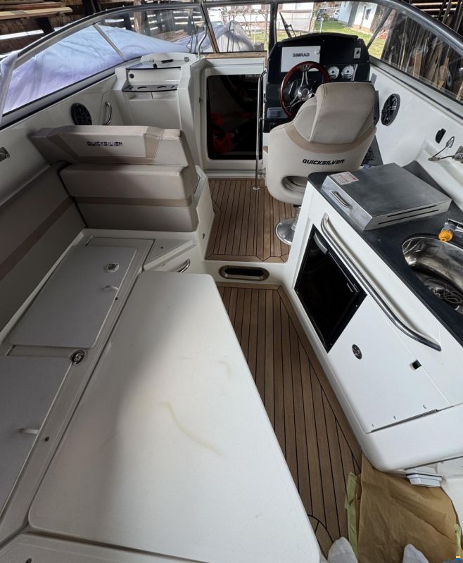 Quicksilver Activ 805 Cruiser