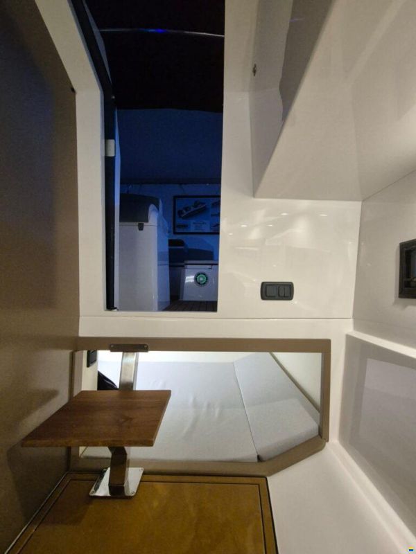 Kolmarine Azzardo 24+