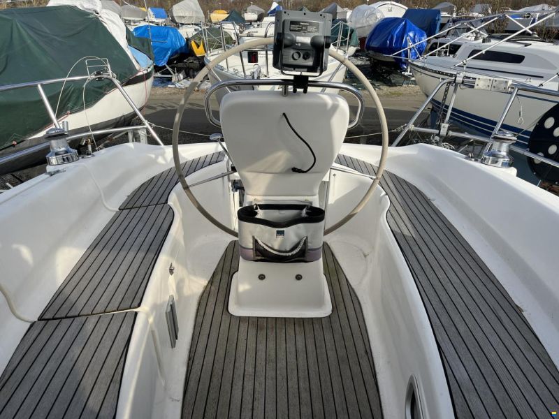 Bavaria 32