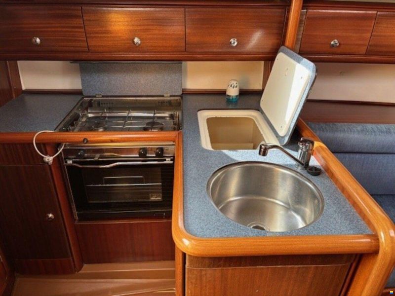 Bavaria 32