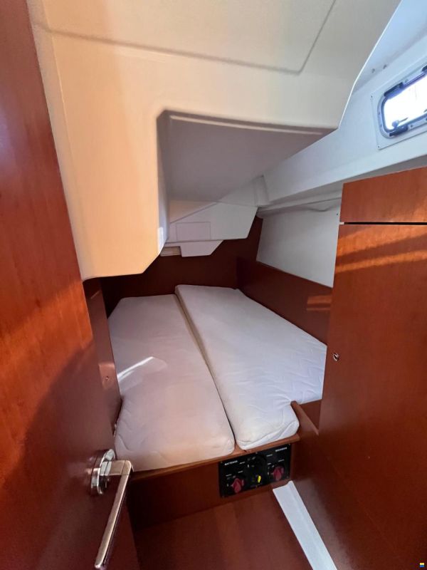 Beneteau OCEANIS 38.1