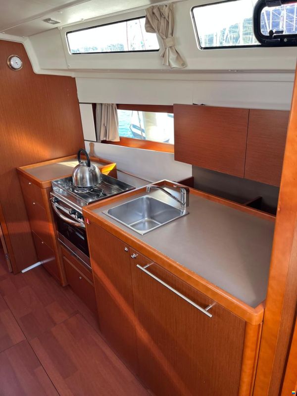 Beneteau OCEANIS 38.1