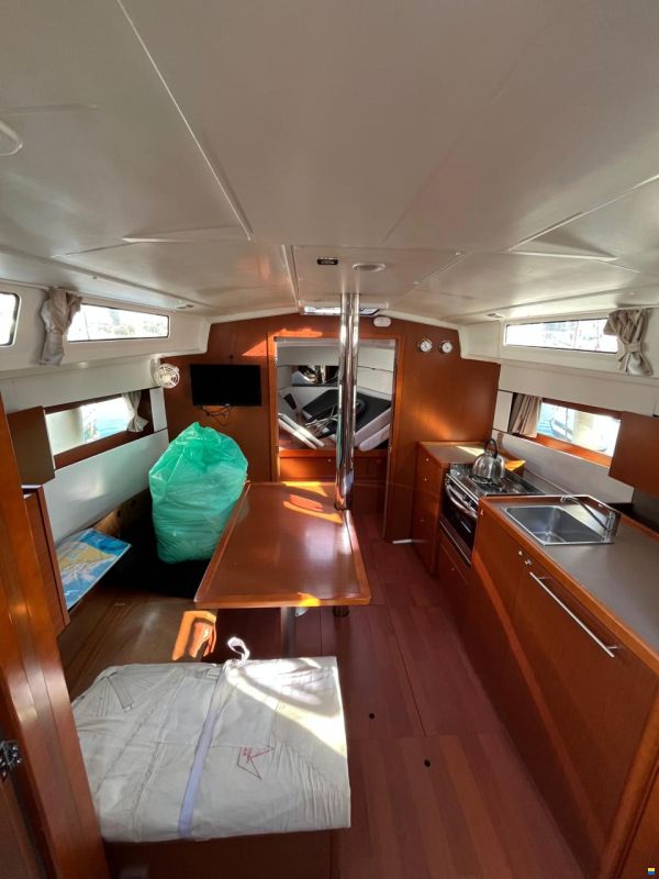 Beneteau OCEANIS 38.1