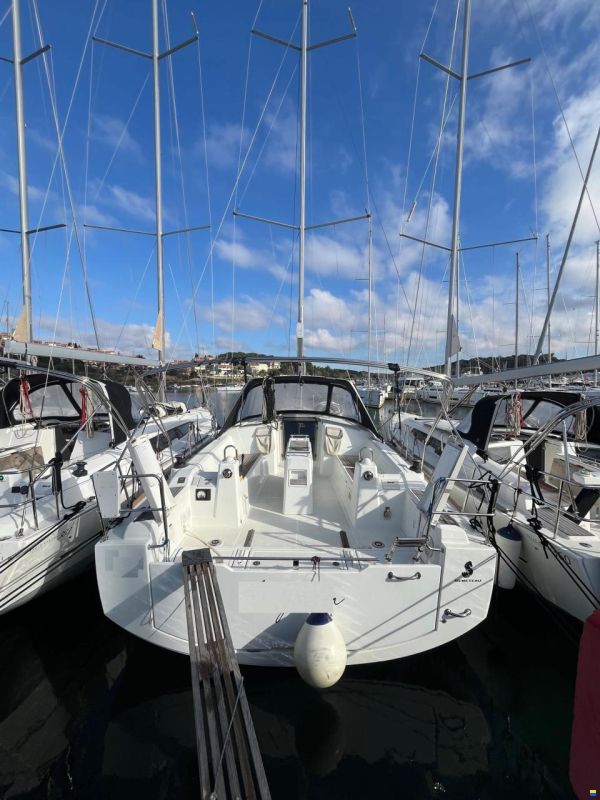 Beneteau OCEANIS 38.1