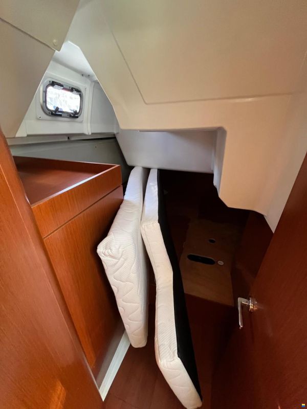 Beneteau OCEANIS 38.1