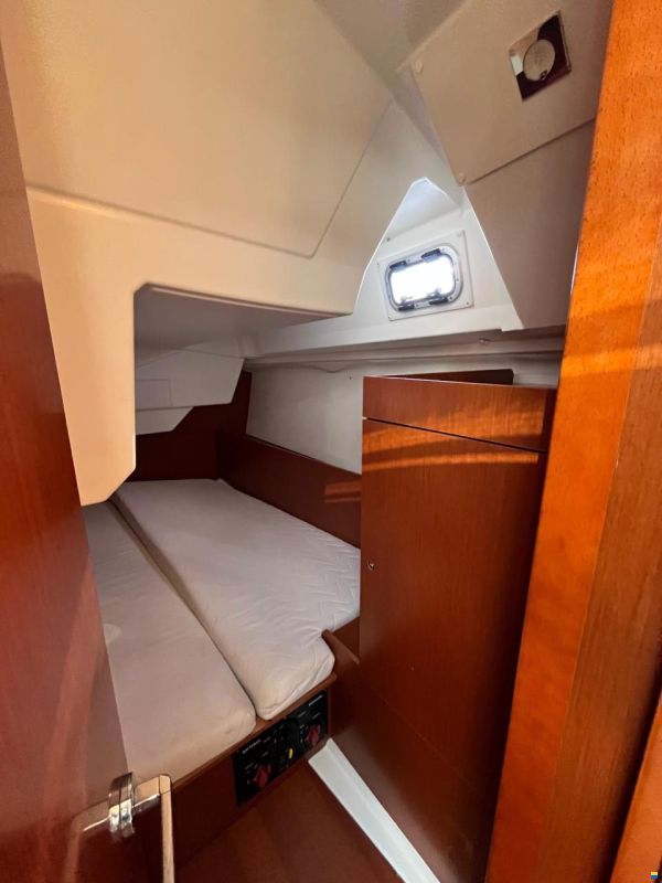 Beneteau OCEANIS 38.1