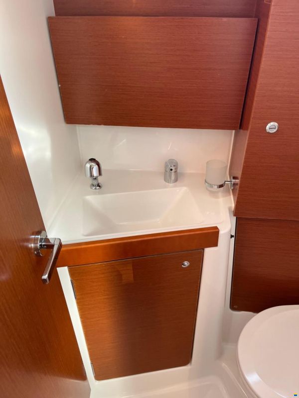 Beneteau OCEANIS 38.1