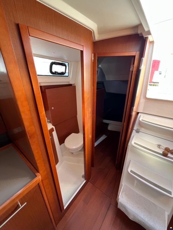 Beneteau OCEANIS 38.1