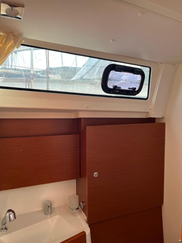 Beneteau OCEANIS 38.1