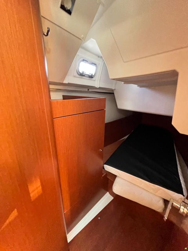 Beneteau OCEANIS 38.1
