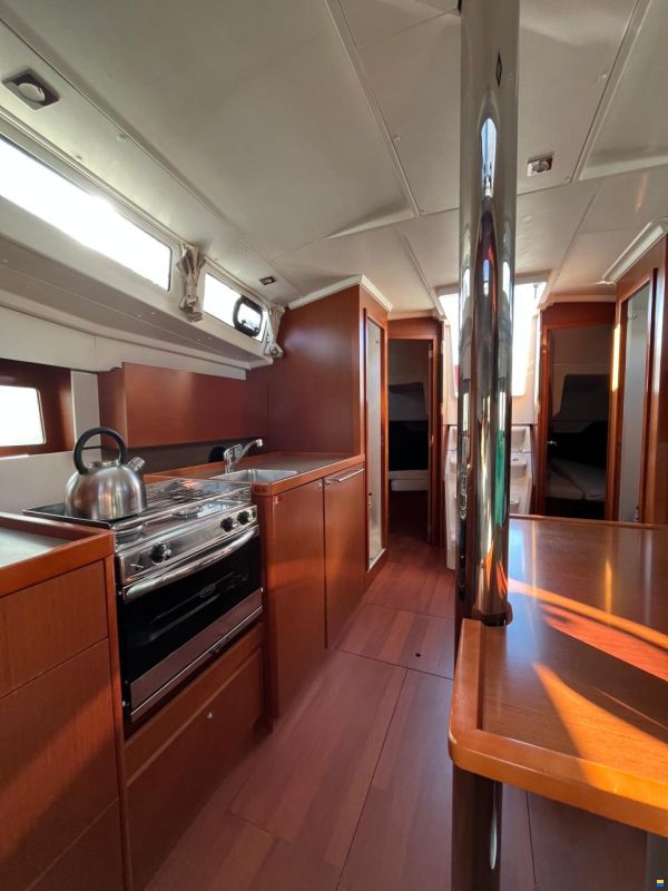 Beneteau OCEANIS 38.1