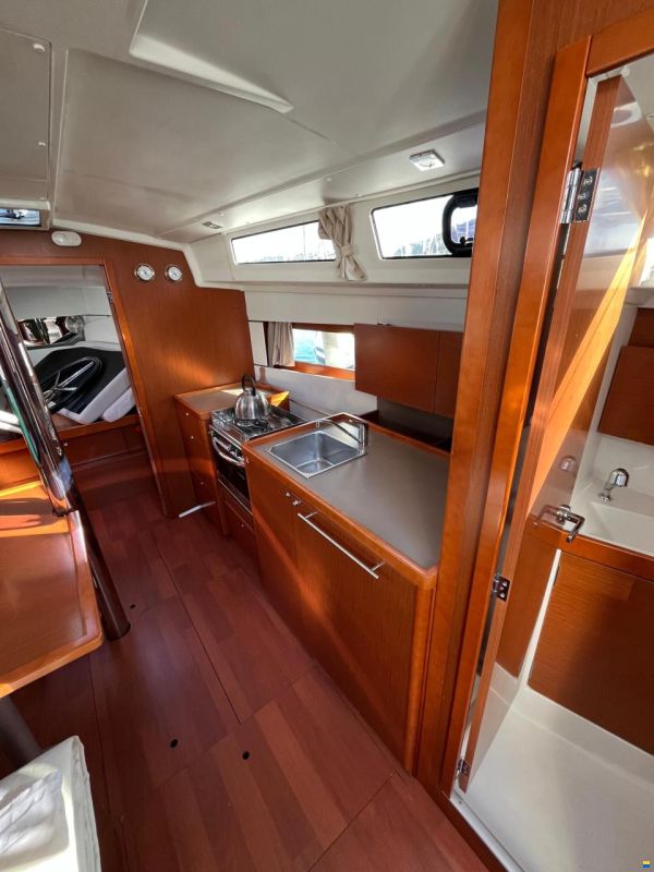 Beneteau OCEANIS 38.1