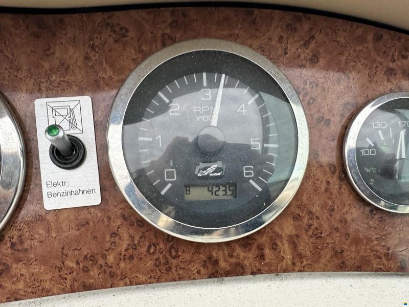 Sea Ray 210 Sundeck Bowrider