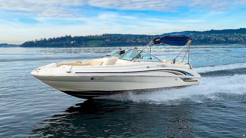 Sea Ray 210 Sundeck Bowrider