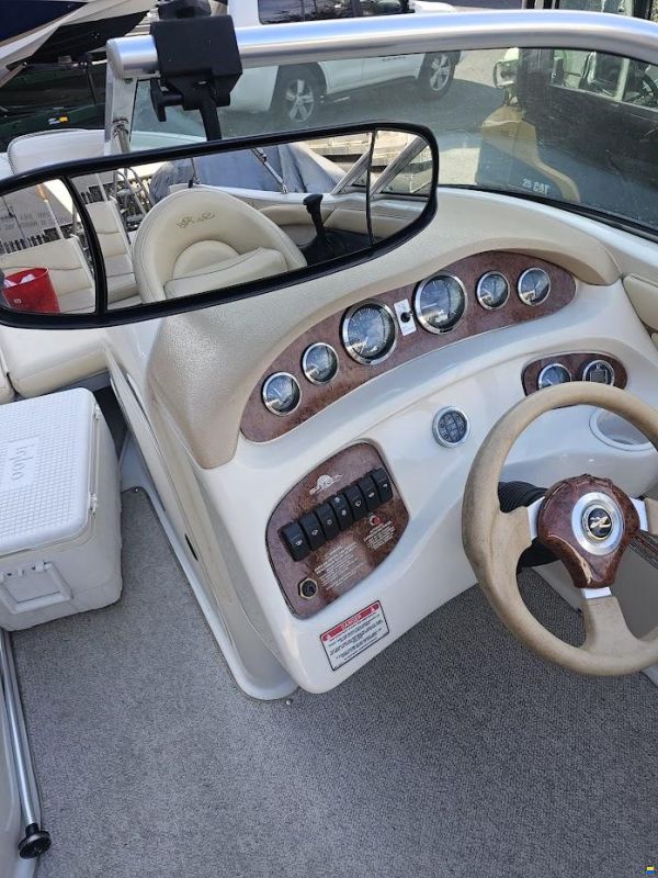 Sea Ray 210 Sundeck Bowrider