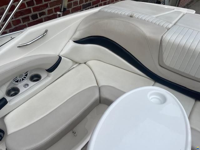 Glastron GXL235