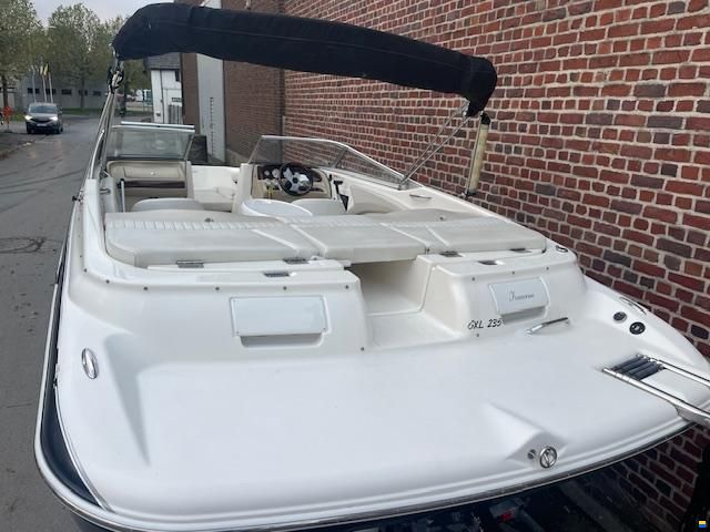 Glastron GXL235