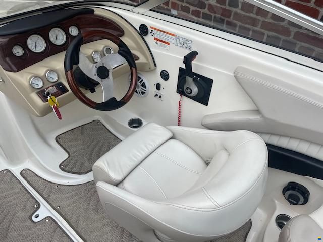 Glastron GXL235