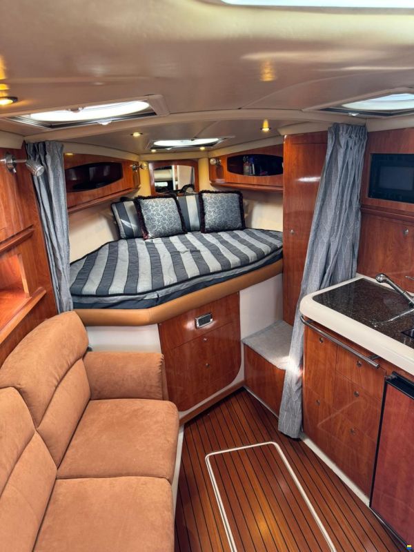 Four Winns Vista 318