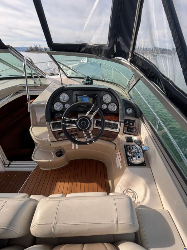 Four Winns Vista 318