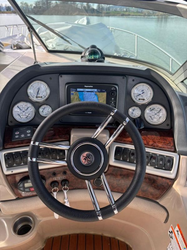 Four Winns Vista 318