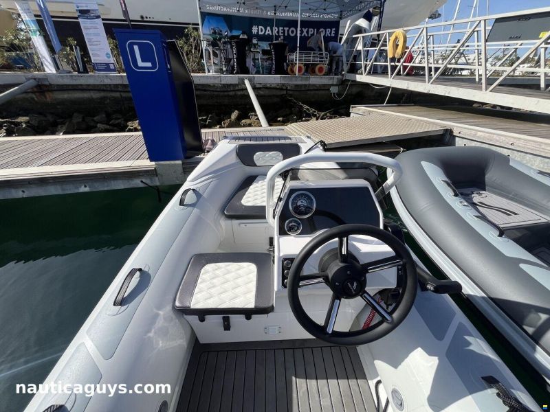 Highfield Sport 330 inkl. Motor