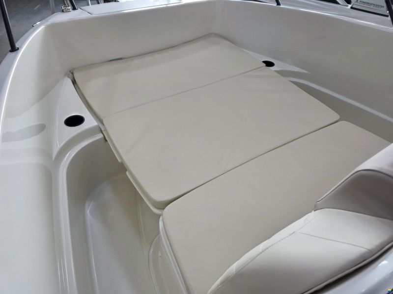 Quicksilver 705 open