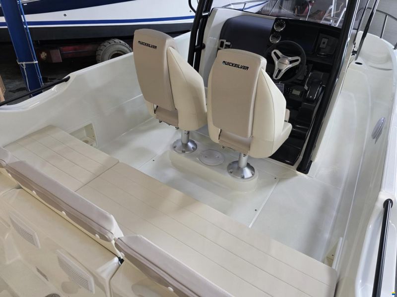 Quicksilver 705 open