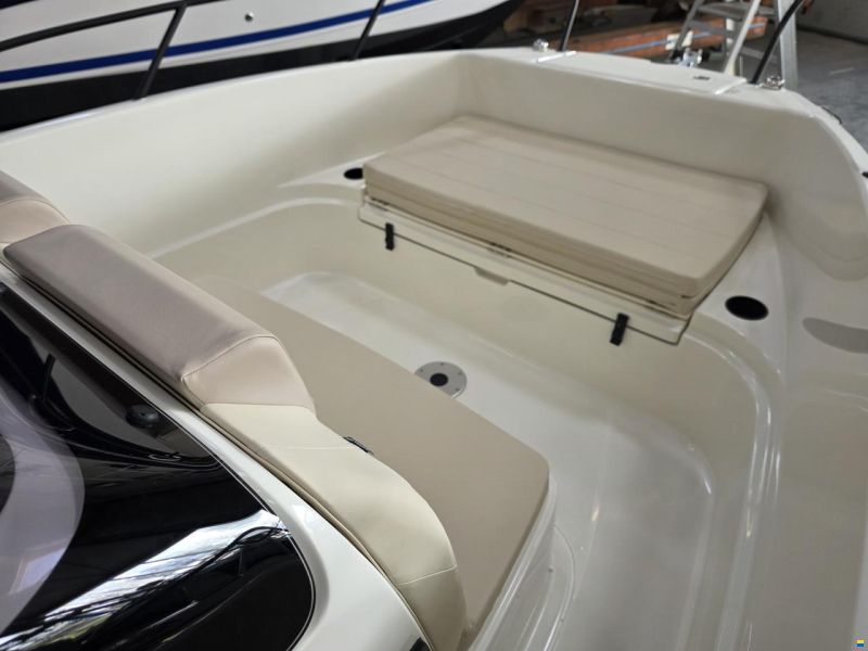 Quicksilver 705 open